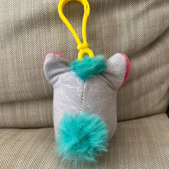 Furby to hang from backpack - Picture 2 of 4